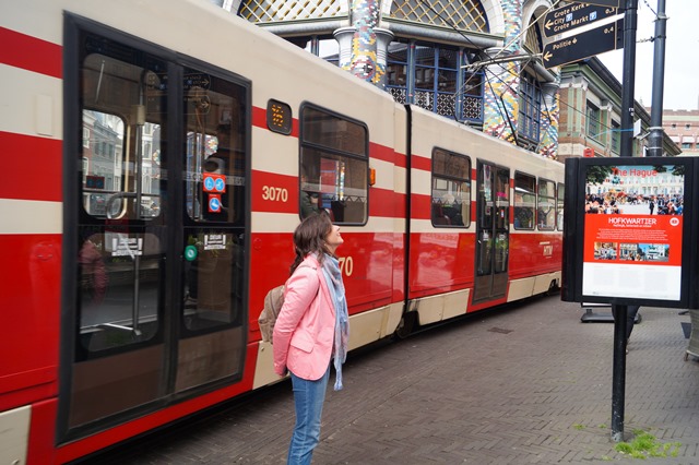 city exploring the Hague