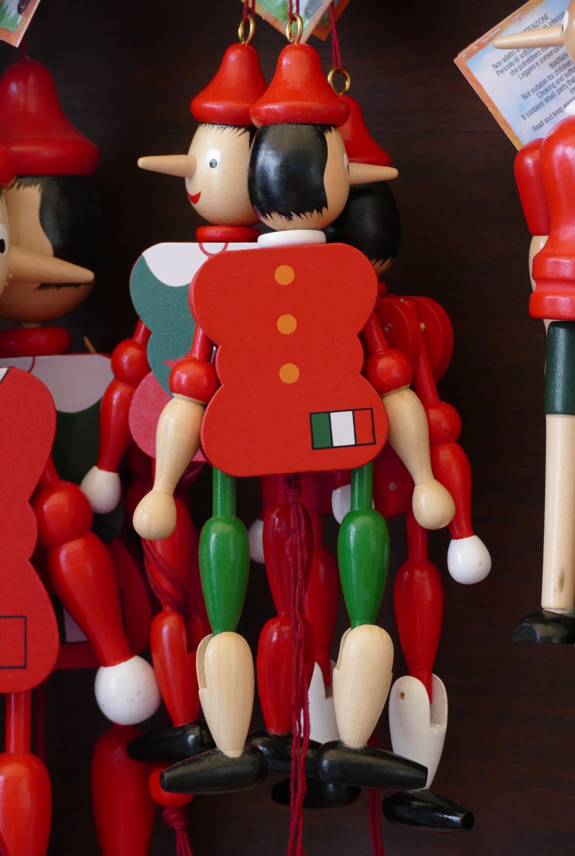Pinocchio hangers in Italian colours